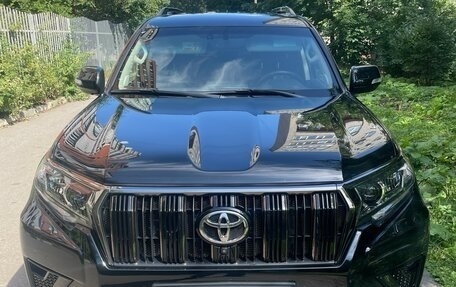 Toyota Land Cruiser Prado 150 рестайлинг 2, 2021 год, 7 350 000 рублей, 3 фотография