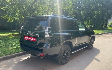 Toyota Land Cruiser Prado 150 рестайлинг 2, 2021 год, 7 350 000 рублей, 4 фотография
