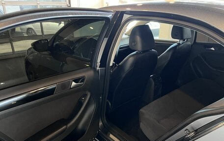 Volkswagen Jetta VI, 2013 год, 1 050 000 рублей, 24 фотография
