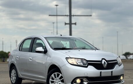 Renault Logan II, 2017 год, 800 000 рублей, 2 фотография