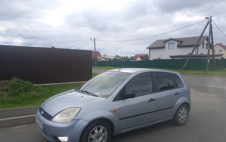 Ford Fiesta, 2004 год, 250 000 рублей, 3 фотография