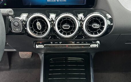 Mercedes-Benz GLA, 2022 год, 1 960 000 рублей, 9 фотография