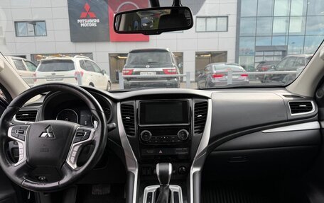 Mitsubishi Pajero Sport III рестайлинг, 2018 год, 3 480 000 рублей, 9 фотография