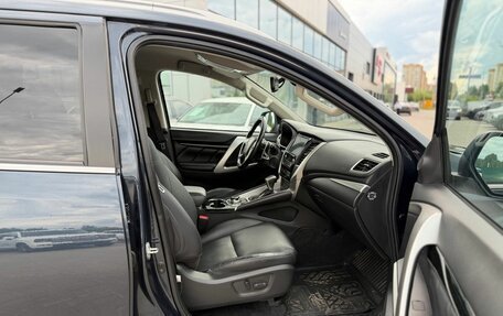 Mitsubishi Pajero Sport III рестайлинг, 2018 год, 3 480 000 рублей, 8 фотография
