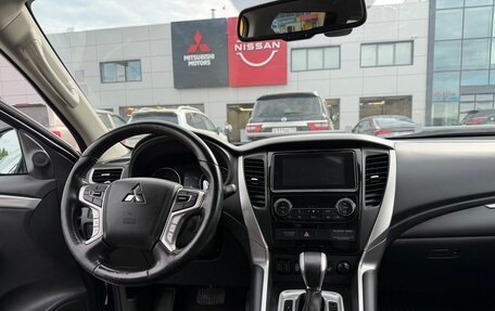 Mitsubishi Pajero Sport III рестайлинг, 2018 год, 3 480 000 рублей, 11 фотография