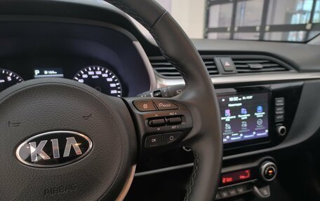 KIA Rio IV, 2021 год, 1 990 000 рублей, 32 фотография