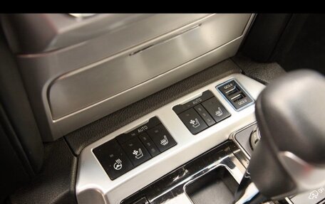Toyota Land Cruiser 200, 2012 год, 5 450 000 рублей, 16 фотография