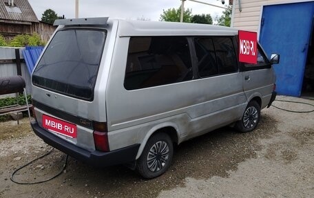 Nissan Largo III (W30), 1988 год, 110 000 рублей, 4 фотография