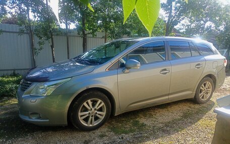 Toyota Avensis III рестайлинг, 2009 год, 780 000 рублей, 2 фотография