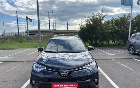 Toyota RAV4, 2019 год, 2 900 000 рублей, 2 фотография