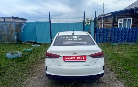 Hyundai Solaris II рестайлинг, 2019 год, 900 000 рублей, 3 фотография