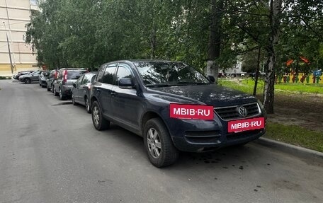 Volkswagen Touareg III, 2004 год, 603 999 рублей, 2 фотография