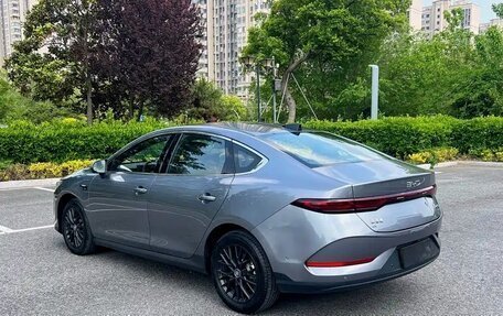 BYD Qin, 2025 год, 1 800 000 рублей, 2 фотография