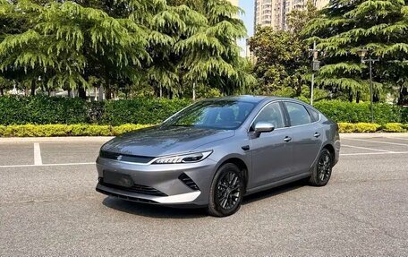 BYD Qin, 2025 год, 1 800 000 рублей, 3 фотография