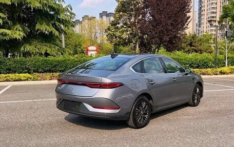 BYD Qin, 2025 год, 1 800 000 рублей, 4 фотография