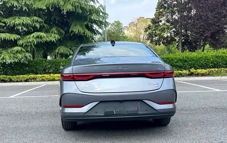 BYD Qin, 2025 год, 1 800 000 рублей, 6 фотография