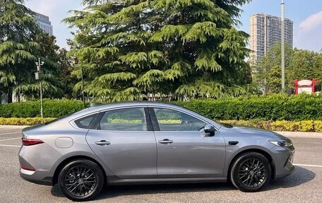 BYD Qin, 2025 год, 1 800 000 рублей, 7 фотография