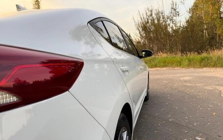 Hyundai Elantra VI рестайлинг, 2018 год, 1 500 000 рублей, 11 фотография
