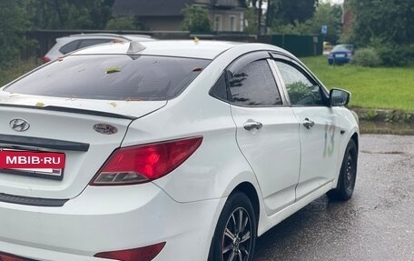 Hyundai Solaris II рестайлинг, 2015 год, 470 000 рублей, 2 фотография