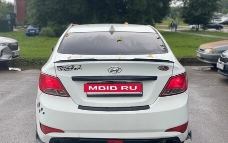 Hyundai Solaris II рестайлинг, 2015 год, 470 000 рублей, 3 фотография