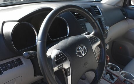 Toyota Highlander III, 2010 год, 1 604 000 рублей, 14 фотография