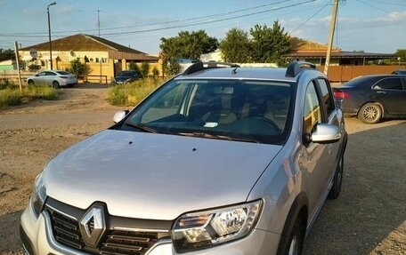 Renault Sandero II рестайлинг, 2019 год, 1 300 000 рублей, 2 фотография