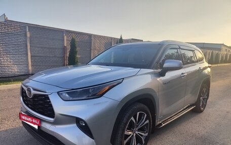 Toyota Highlander, 2021 год, 4 800 000 рублей, 8 фотография