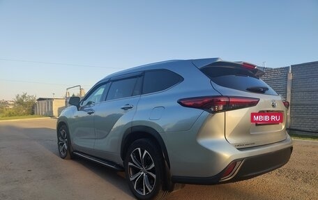 Toyota Highlander, 2021 год, 4 800 000 рублей, 7 фотография