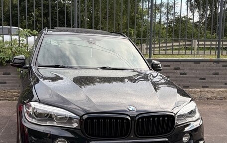 BMW X5, 2018 год, 3 245 000 рублей, 2 фотография