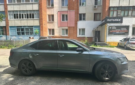 Skoda Superb III рестайлинг, 2017 год, 1 750 000 рублей, 3 фотография