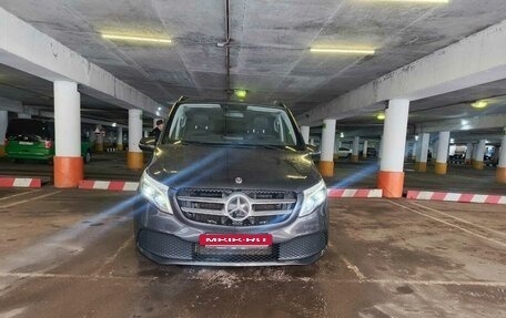 Mercedes-Benz V-Класс, 2019 год, 3 350 000 рублей, 2 фотография