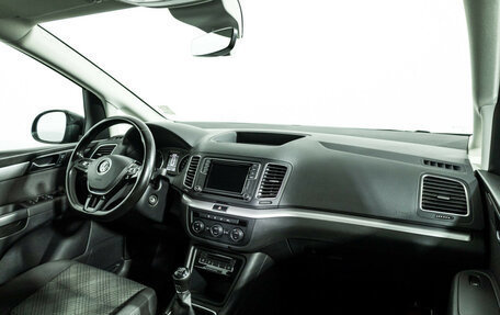 Volkswagen Sharan II, 2019 год, 2 850 000 рублей, 10 фотография