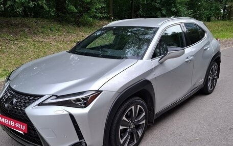 Lexus UX I, 2018 год, 3 550 000 рублей, 2 фотография
