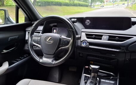 Lexus UX I, 2018 год, 3 550 000 рублей, 23 фотография