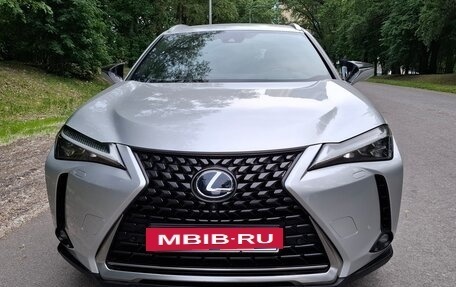 Lexus UX I, 2018 год, 3 550 000 рублей, 3 фотография