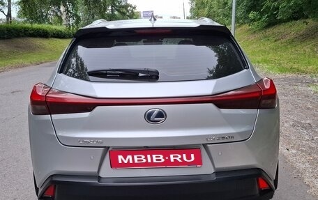 Lexus UX I, 2018 год, 3 550 000 рублей, 8 фотография