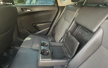 Opel Astra J, 2010 год, 700 000 рублей, 15 фотография