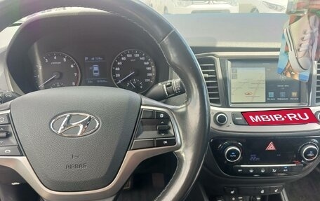 Hyundai Solaris II рестайлинг, 2018 год, 1 042 000 рублей, 5 фотография