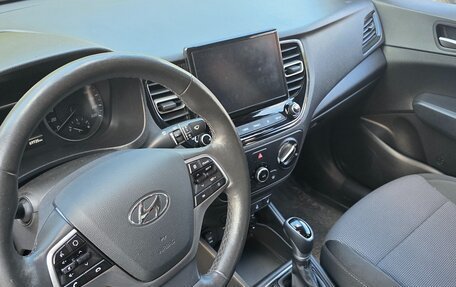 Hyundai Solaris II рестайлинг, 2020 год, 1 750 000 рублей, 8 фотография
