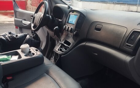 Hyundai Grand Starex Grand Starex I рестайлинг 2, 2011 год, 1 100 000 рублей, 13 фотография
