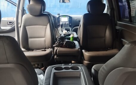 Hyundai Grand Starex Grand Starex I рестайлинг 2, 2011 год, 1 100 000 рублей, 17 фотография
