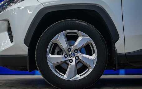 Toyota RAV4, 2021 год, 3 450 000 рублей, 10 фотография