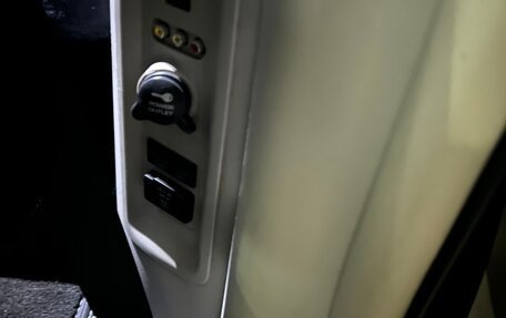 Chrysler Town & Country V рестайлинг, 2013 год, 1 900 000 рублей, 23 фотография