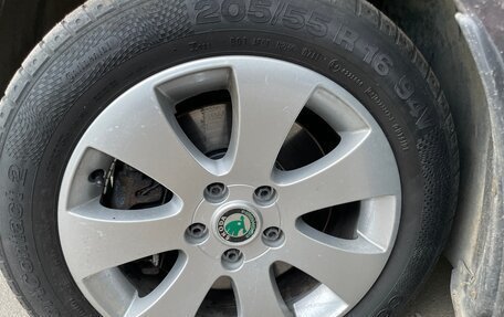 Skoda Superb III рестайлинг, 2011 год, 1 299 000 рублей, 20 фотография