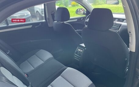 Skoda Superb III рестайлинг, 2011 год, 1 299 000 рублей, 16 фотография