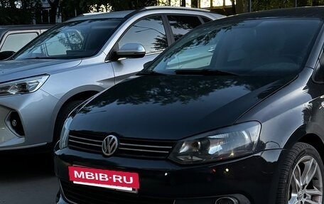 Volkswagen Polo VI (EU Market), 2013 год, 750 000 рублей, 4 фотография