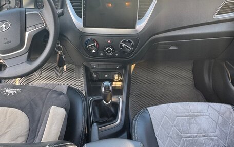 Hyundai Solaris II рестайлинг, 2021 год, 1 450 000 рублей, 4 фотография