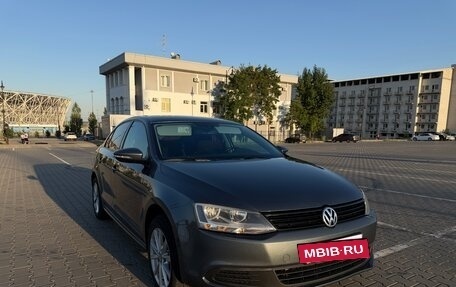 Volkswagen Jetta VI, 2013 год, 1 150 000 рублей, 2 фотография