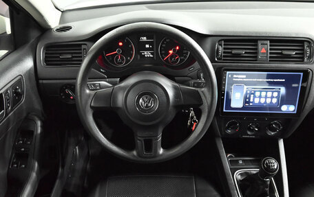 Volkswagen Jetta VI, 2013 год, 1 040 000 рублей, 12 фотография