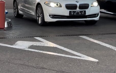 BMW 5 серия, 2010 год, 2 000 000 рублей, 2 фотография